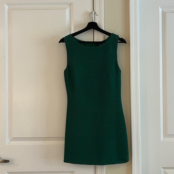 Y2K Vintage Forest Green Ruched Dress, Circa 2008 - Picture 3 of 17
